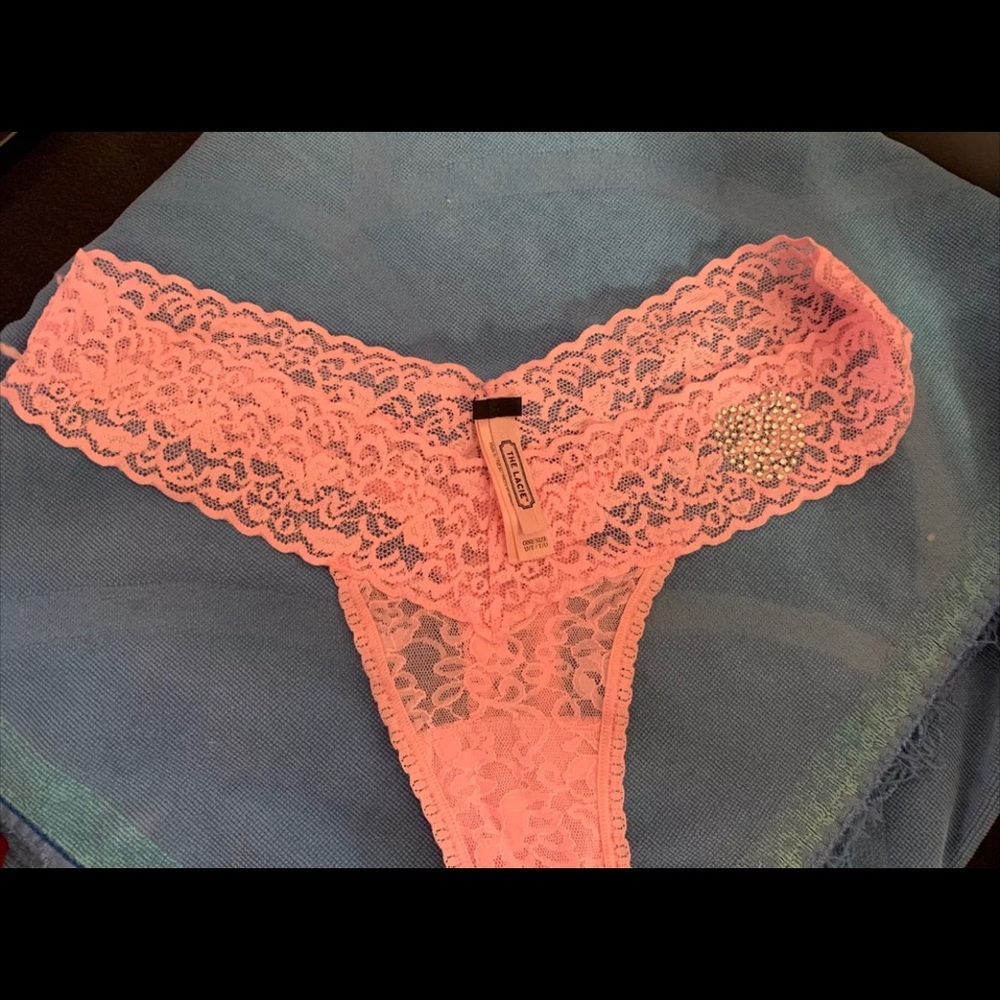 Victoria’s Secret Lacie Thong Pink Rhinestone Heart One Size